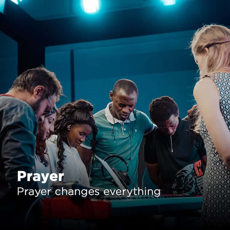 MosaicDubai Thumbs Prayer